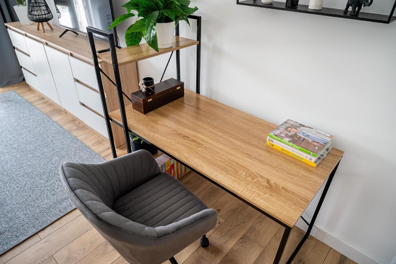 Wrzeciono 12 - Piekny Apartament Obok Szpitala Bielanskiego Oraz Awf, Bezplatna Strefa Parkowania - 400M Do Stacji Metra - Good Apartments ワルシャワ エクステリア 写真