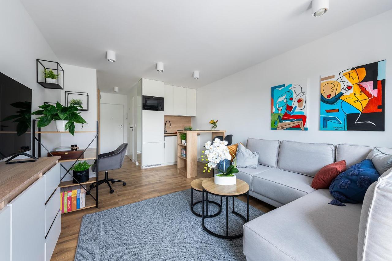 Wrzeciono 12 - Piekny Apartament Obok Szpitala Bielanskiego Oraz Awf, Bezplatna Strefa Parkowania - 400M Do Stacji Metra - Good Apartments ワルシャワ エクステリア 写真