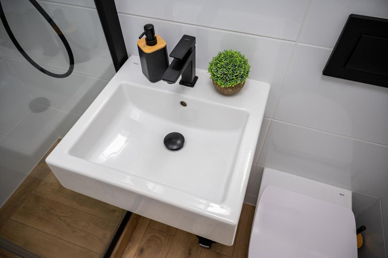Wrzeciono 12 - Piekny Apartament Obok Szpitala Bielanskiego Oraz Awf, Bezplatna Strefa Parkowania - 400M Do Stacji Metra - Good Apartments ワルシャワ エクステリア 写真